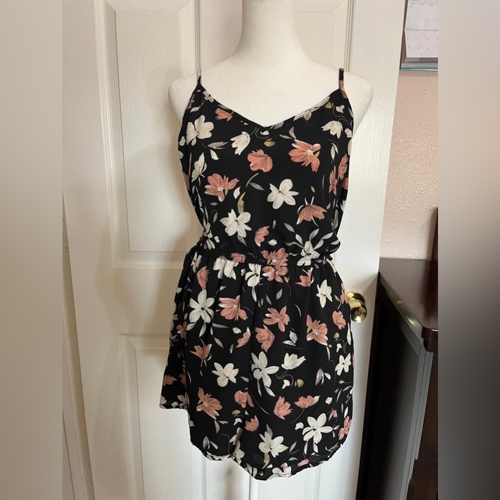 💙SHEIN Women Floral Print Cami Romper in Small Black and Pink - Picture 1 of 10